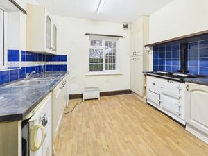 Kitchen- click for photo gallery